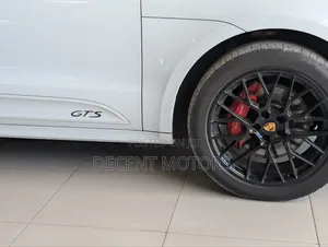 Porsche Cayenne GTS AWD 2018 White