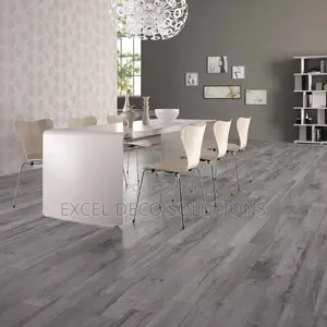 Vinyl Flooring Self Adhesive - Wood Look Finish