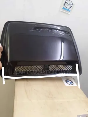 Metallic Bonnet Centre Black Hood Scoop for Decoration