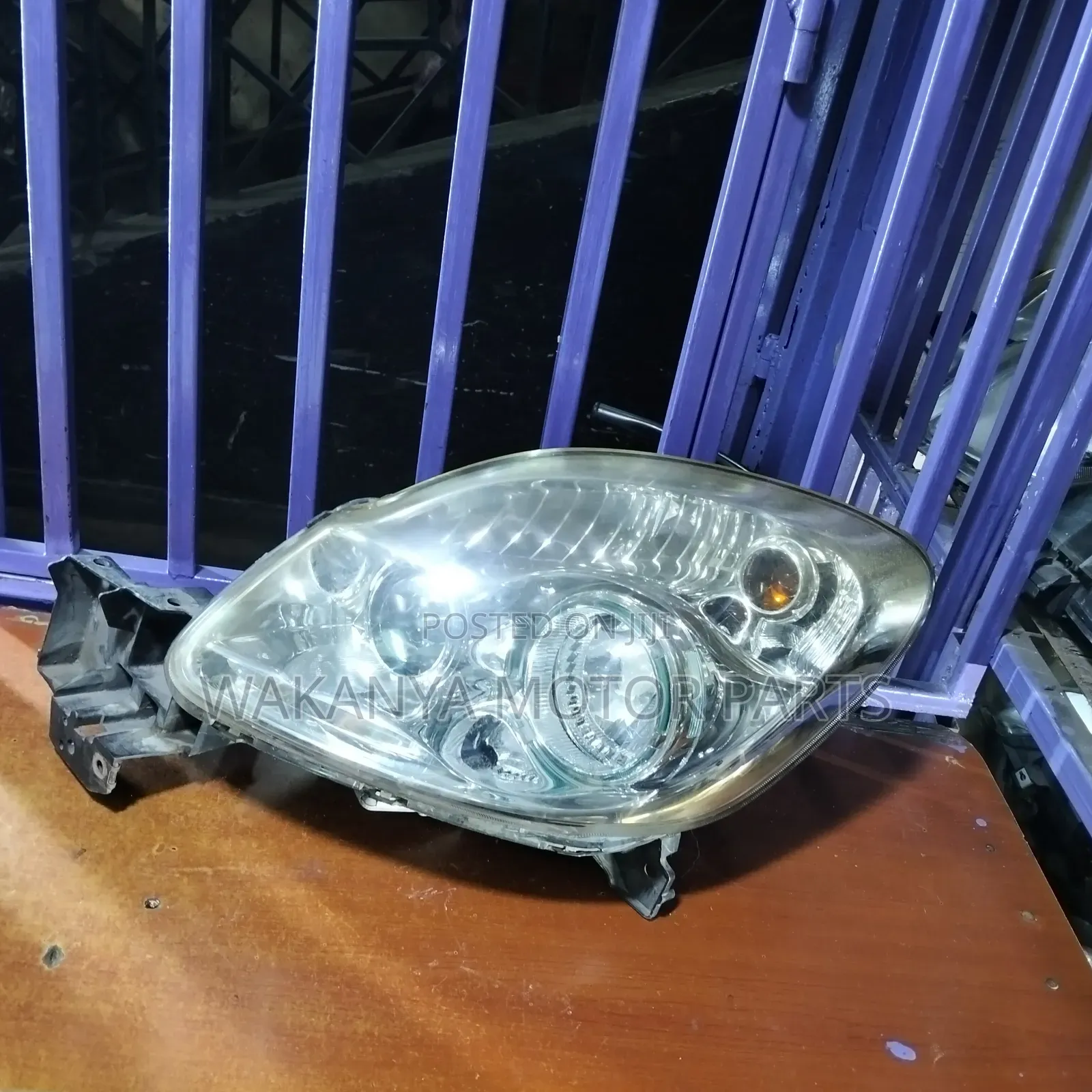 Mazda Verisa Xenon Headlamp, Clean Ex Japan Vehicle Spares