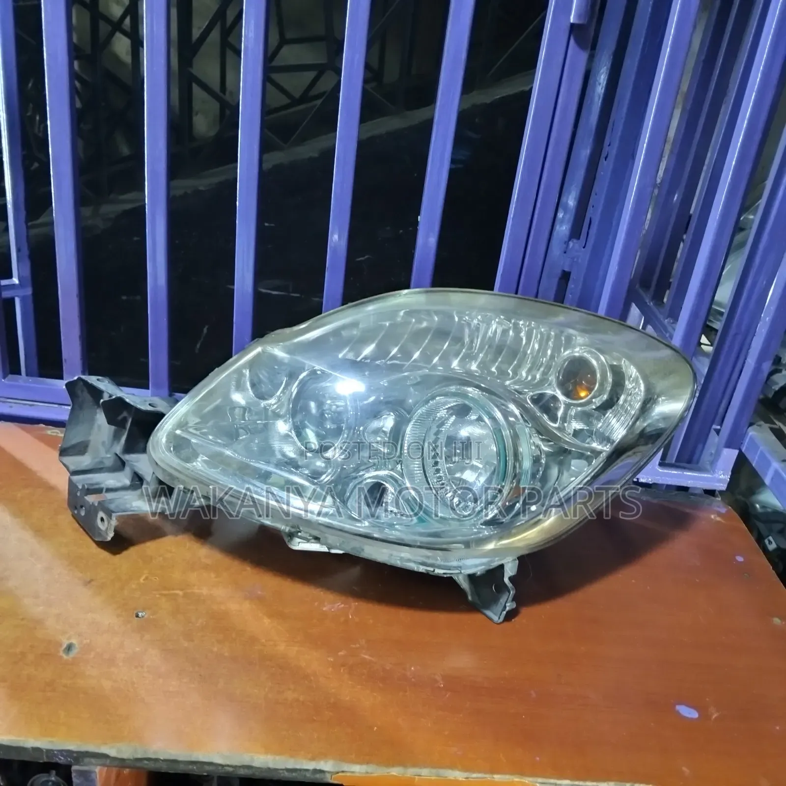Mazda Verisa Xenon Headlamp, Clean Ex Japan Vehicle Spares