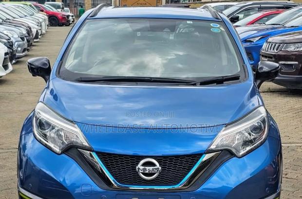 Windscreen Replacement for Nissan Note, Free Mobile Fitting - main view
