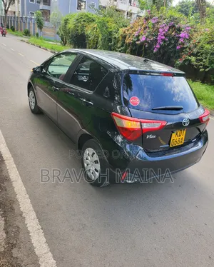 Toyota Vitz 1.3 FWD 5dr 2017 Black