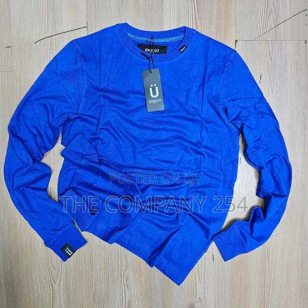 Quality Cotton Round Neck Longsleeved Sweatshirt - main view