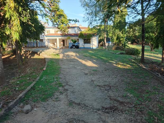 Nyali Links Rd to Let 5br Own Compound 1acre - thumbnail 4