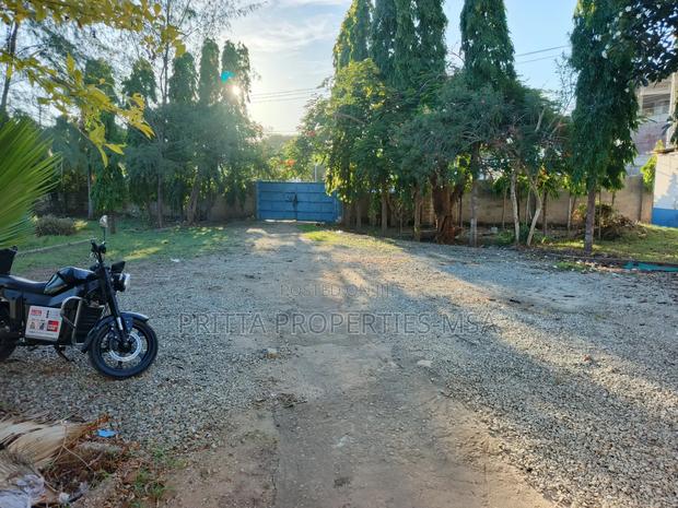 Nyali Links Rd to Let 5br Own Compound 1acre - thumbnail 6