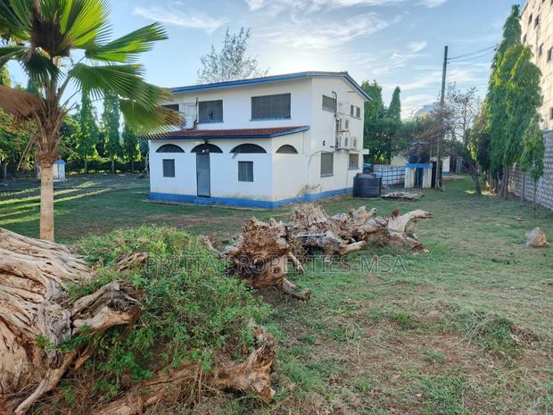 Nyali Links Rd to Let 5br Own Compound 1acre - thumbnail 9