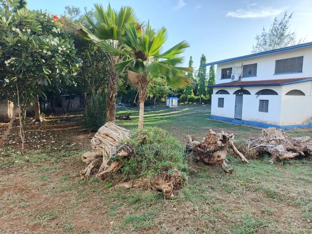 Nyali Links Rd to Let 5br Own Compound 1acre - thumbnail 11