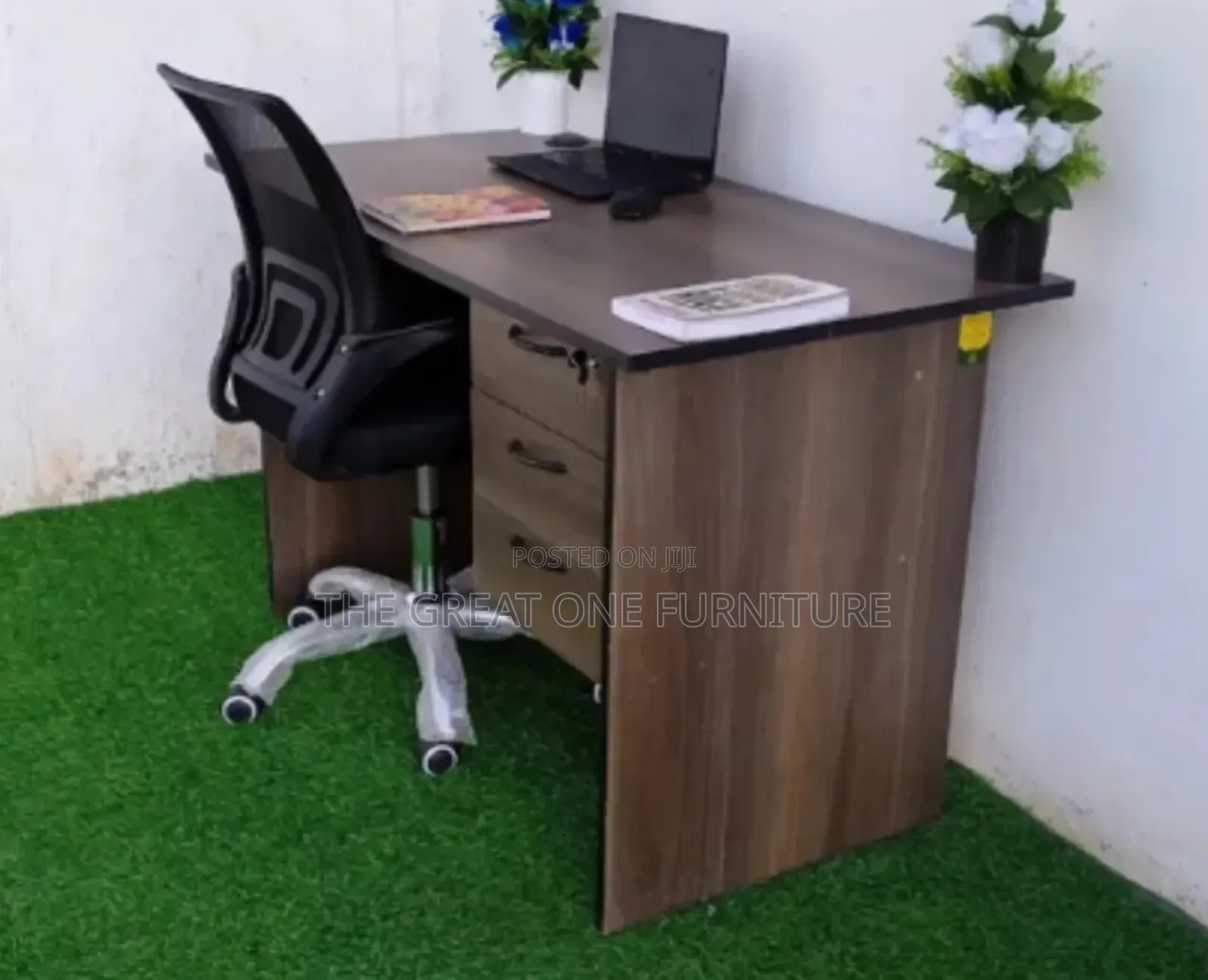 Office Desk Pus Mesh Chair at 100% DLB