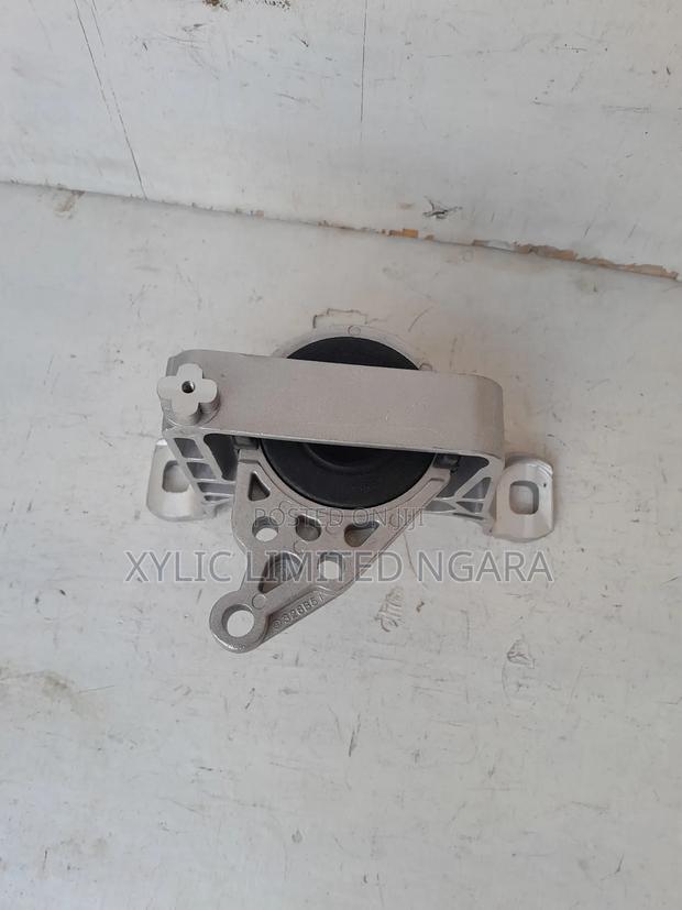 Mazda Premacy/Axela Front Right Engine Mounting
