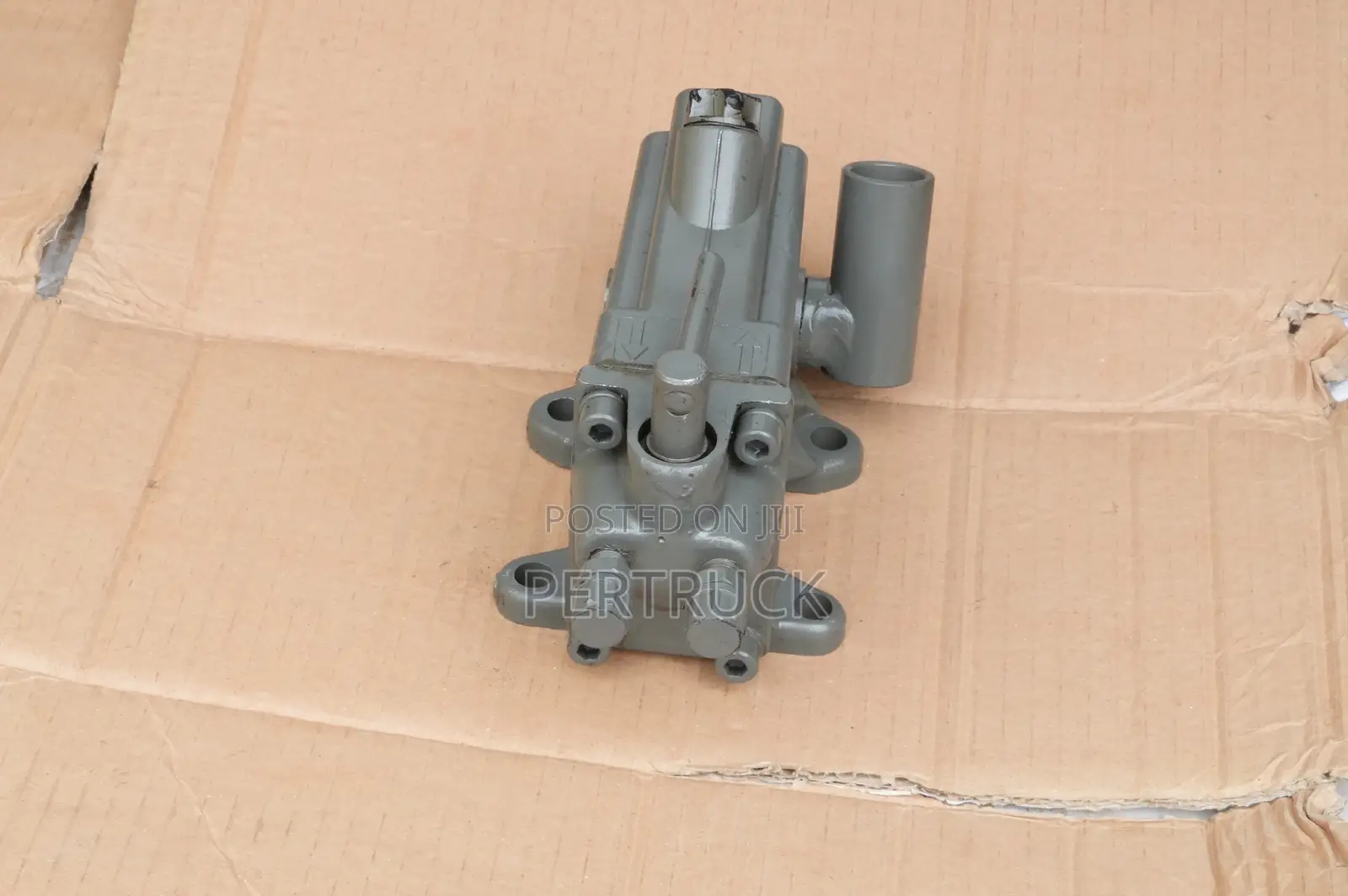 Cabin Lifting Jack Mercedes Benz /Steyr/CNHTC/Mahindra Truck