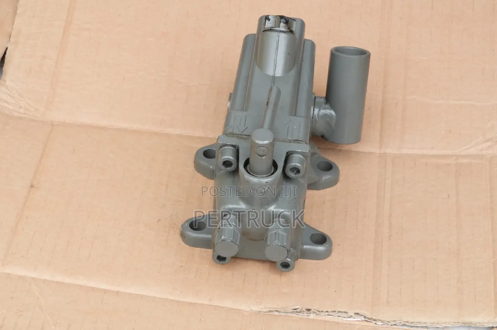Cabin Lifting Jack Mercedes Benz /Steyr/CNHTC/Mahindra Truck