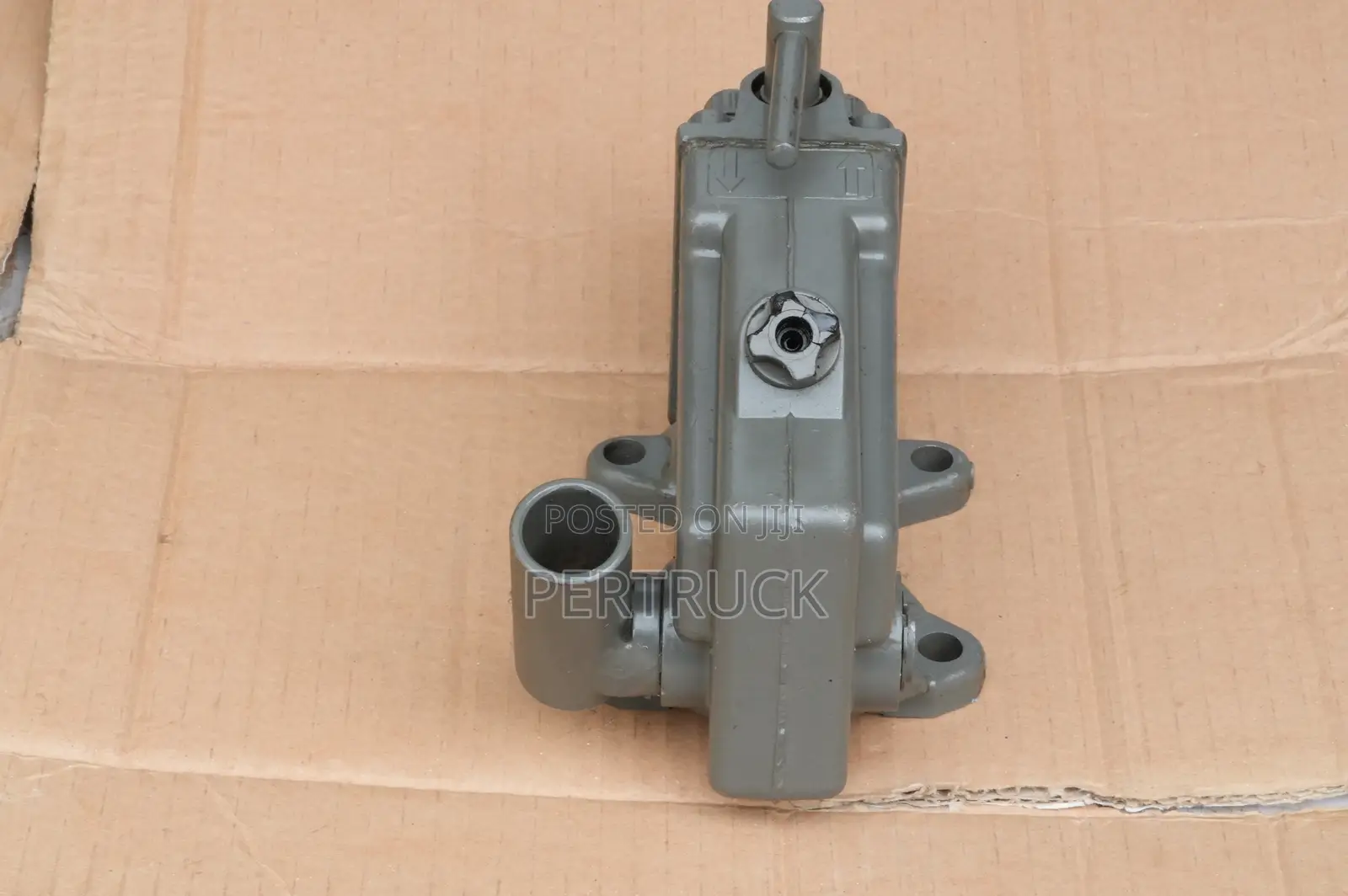 Cabin Lifting Jack Mercedes Benz /Steyr/CNHTC/Mahindra Truck