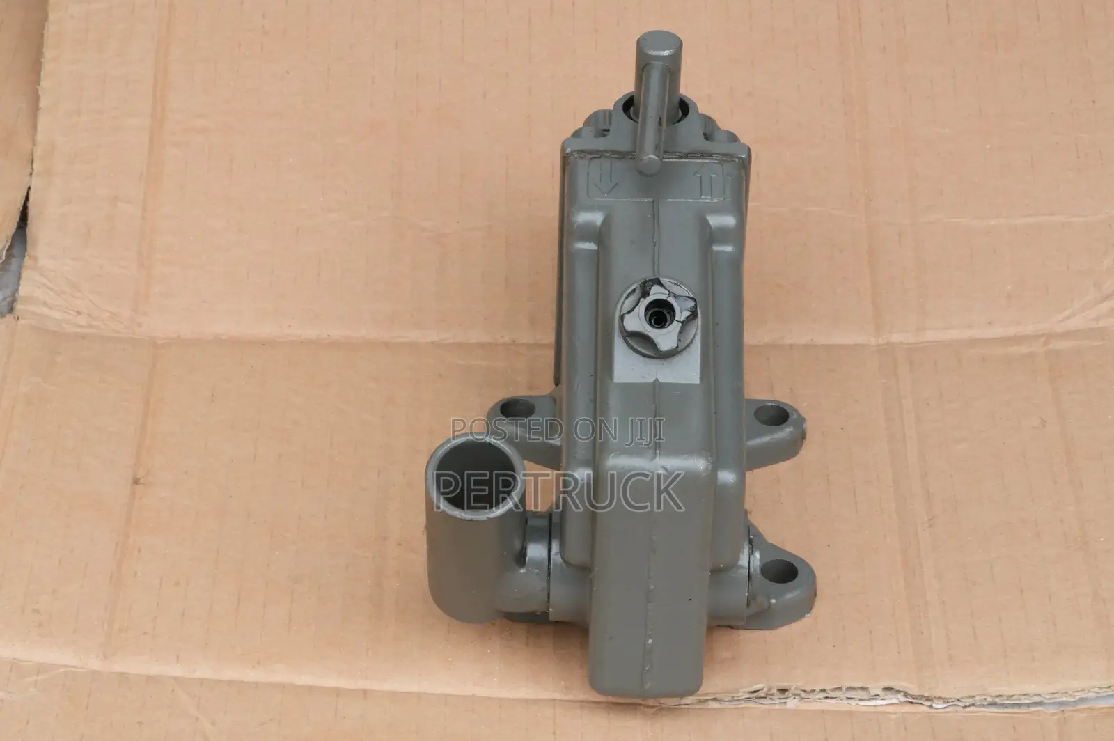 Cabin Lifting Jack Mercedes Benz /Steyr/CNHTC/Mahindra Truck