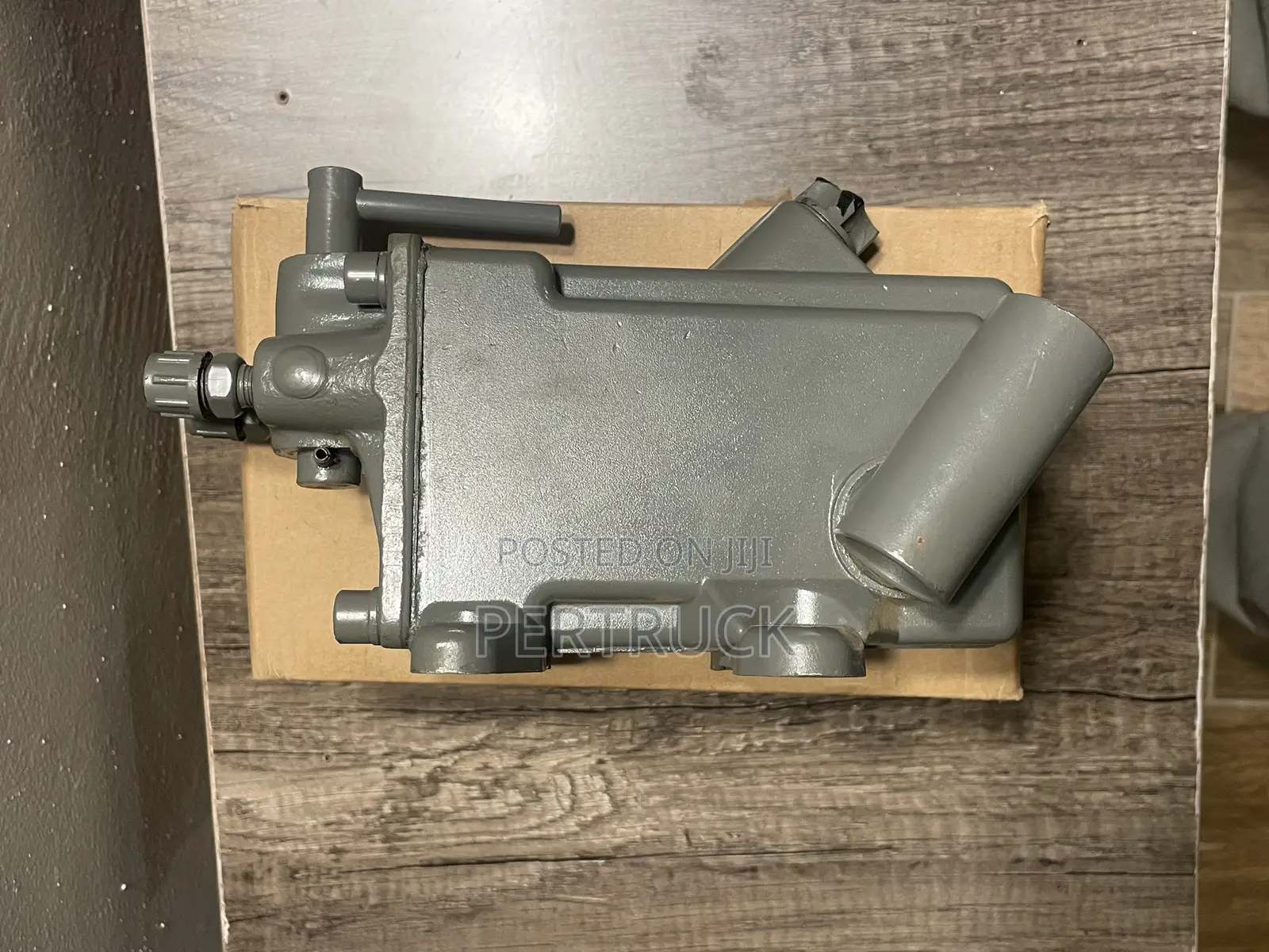 Cabin Lifting Jack Mercedes Benz /Steyr/CNHTC/Mahindra Truck