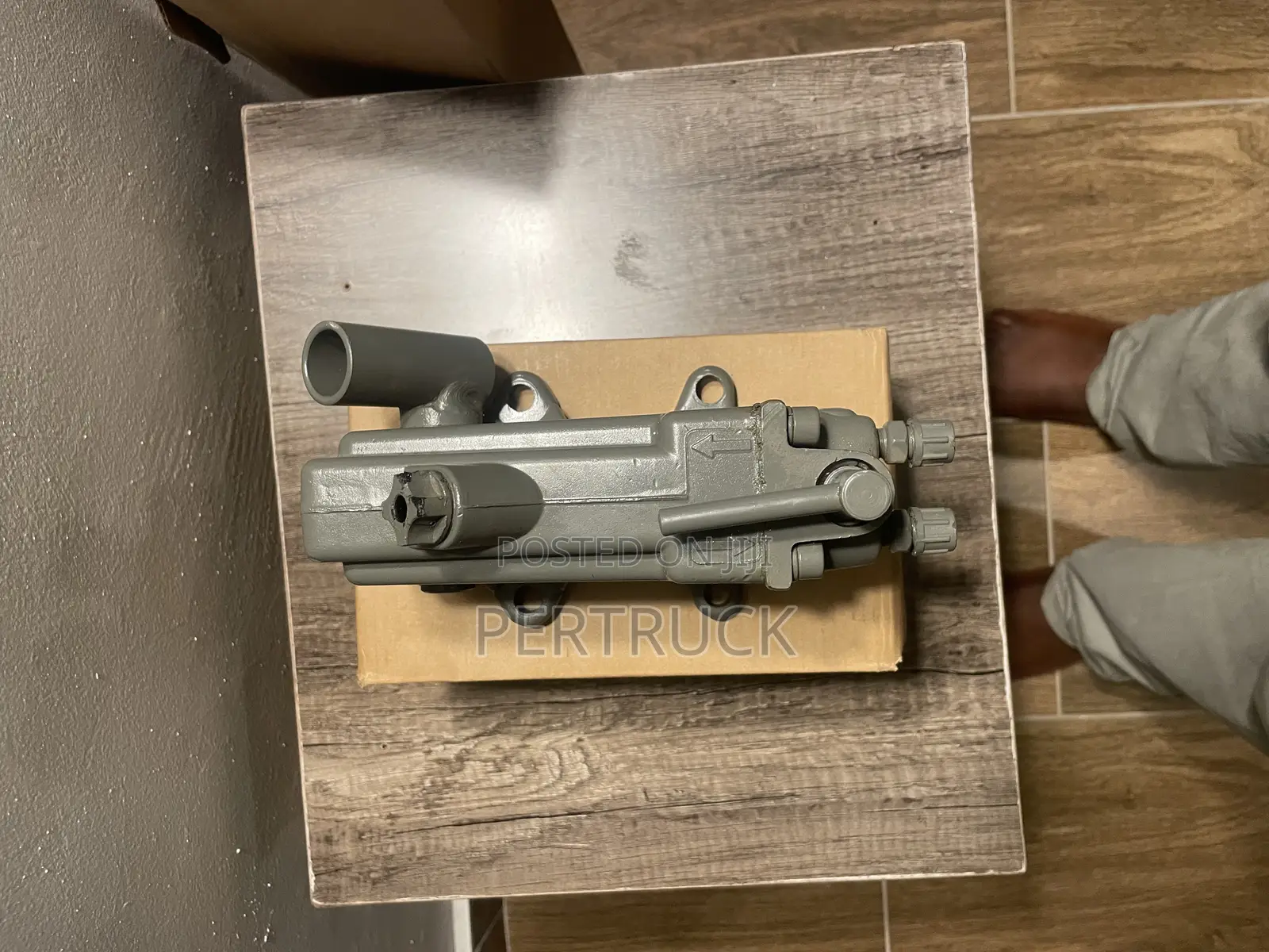 Cabin Lifting Jack Mercedes Benz /Steyr/CNHTC/Mahindra Truck