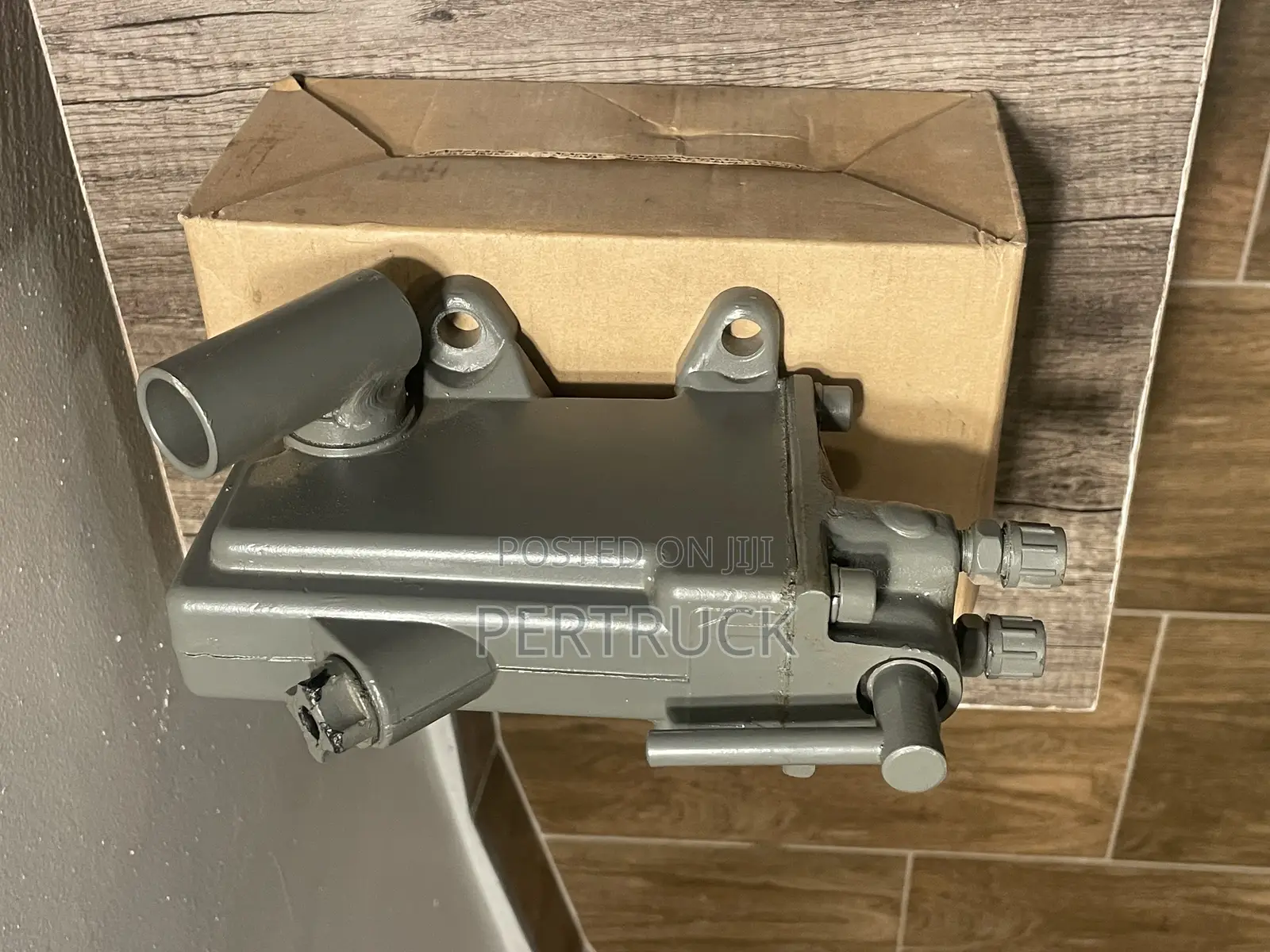 Cabin Lifting Jack Mercedes Benz /Steyr/CNHTC/Mahindra Truck