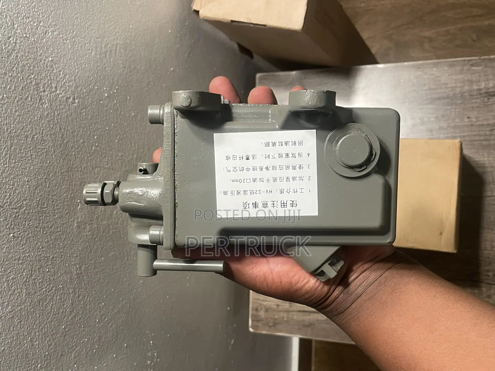 Cabin Lifting Jack Mercedes Benz /Steyr/CNHTC/Mahindra Truck