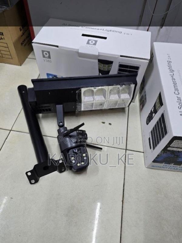 Wireless-V380 4g CCTV Solar Camera With Solar Floodlights