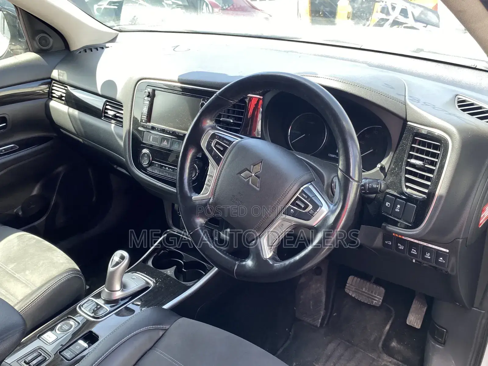 Mitsubishi Outlander 2018 White
