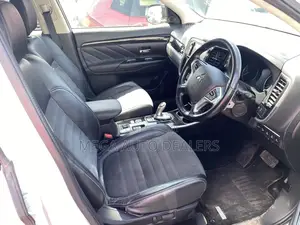 Mitsubishi Outlander 2018 White