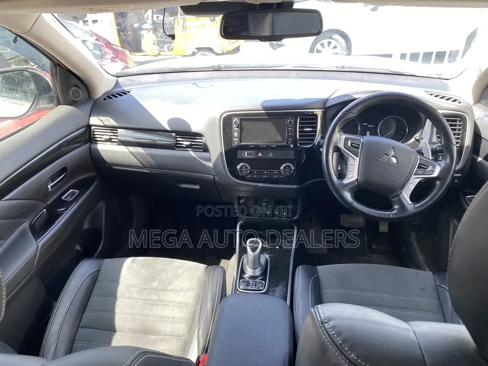 Mitsubishi Outlander 2018 White