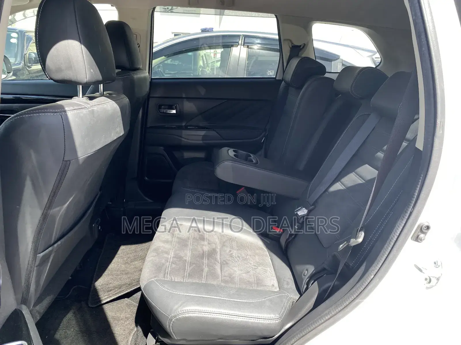 Mitsubishi Outlander 2018 White