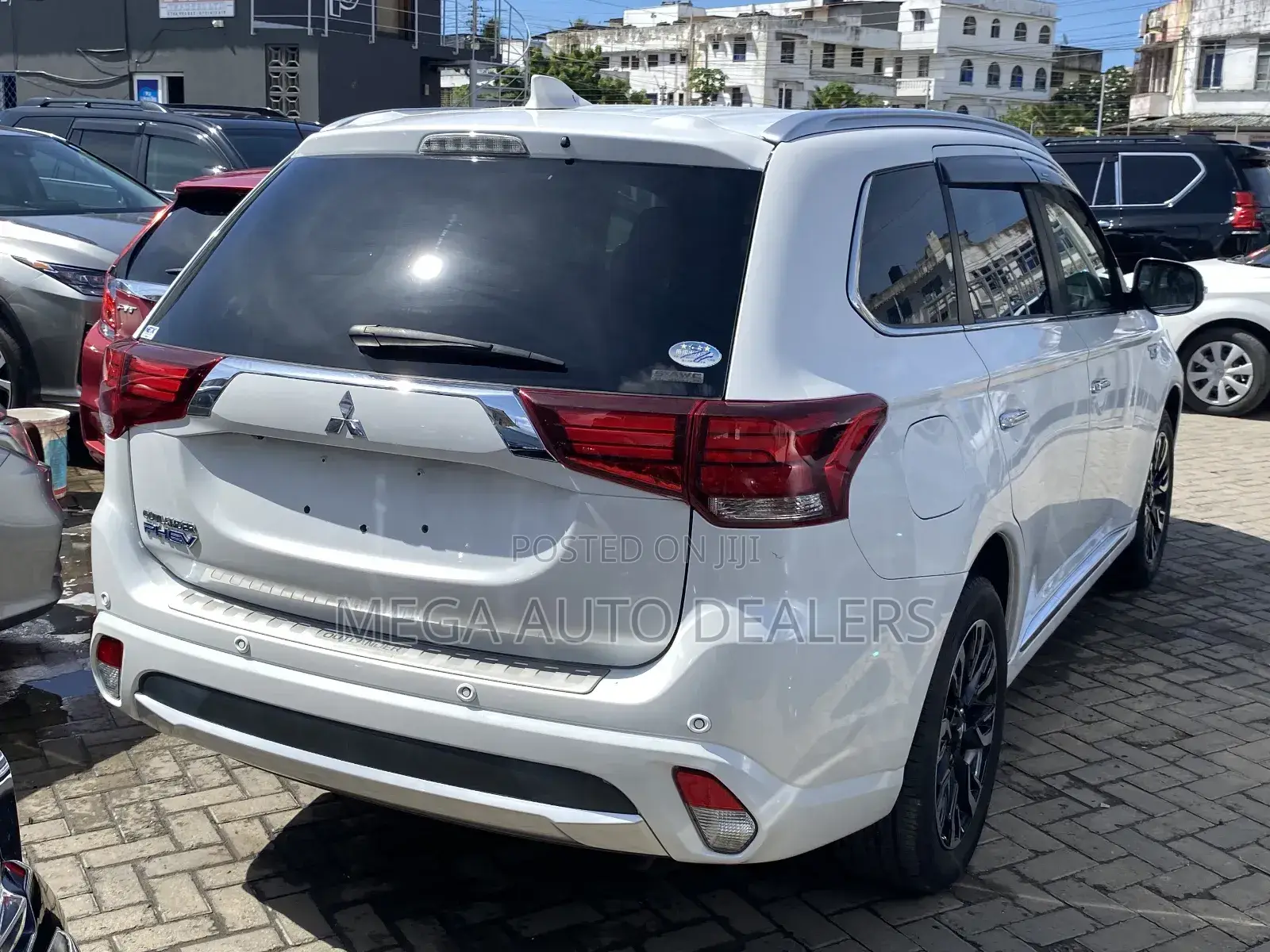 Mitsubishi Outlander 2018 White