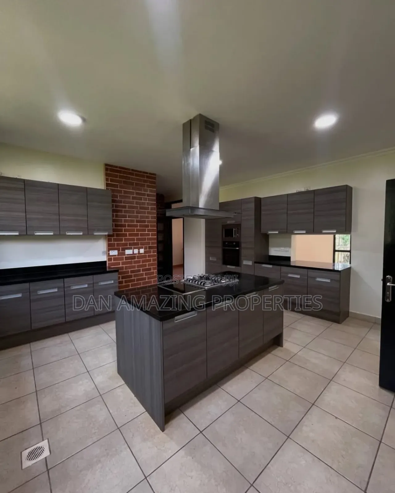 5bdrm Maisonette in Karen Plus 2 Dsq for sale