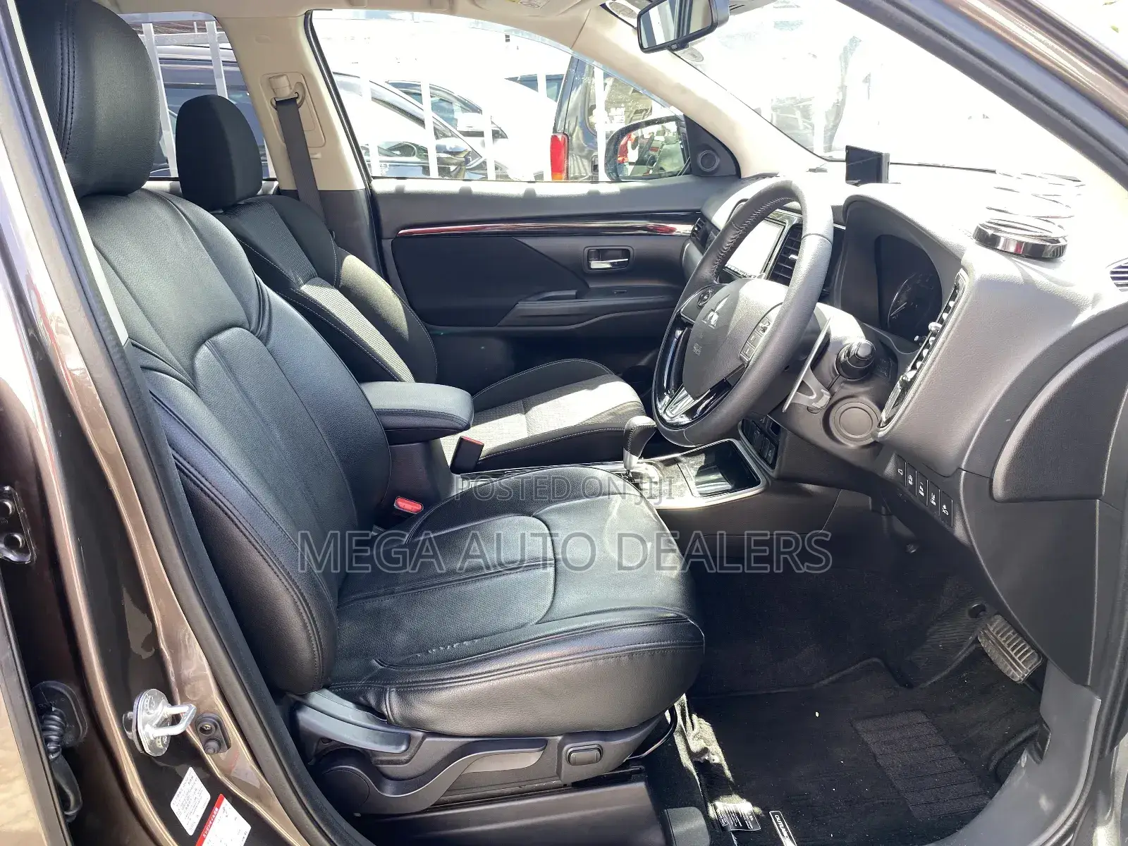 Mitsubishi Outlander 2020 Brown