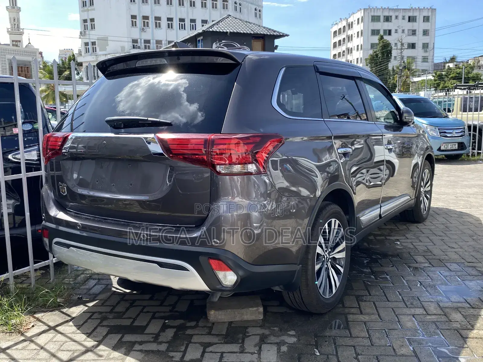 Mitsubishi Outlander 2020 Brown