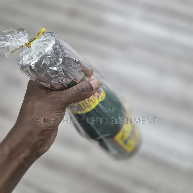 Champagne Party Popper - thumbnail 3