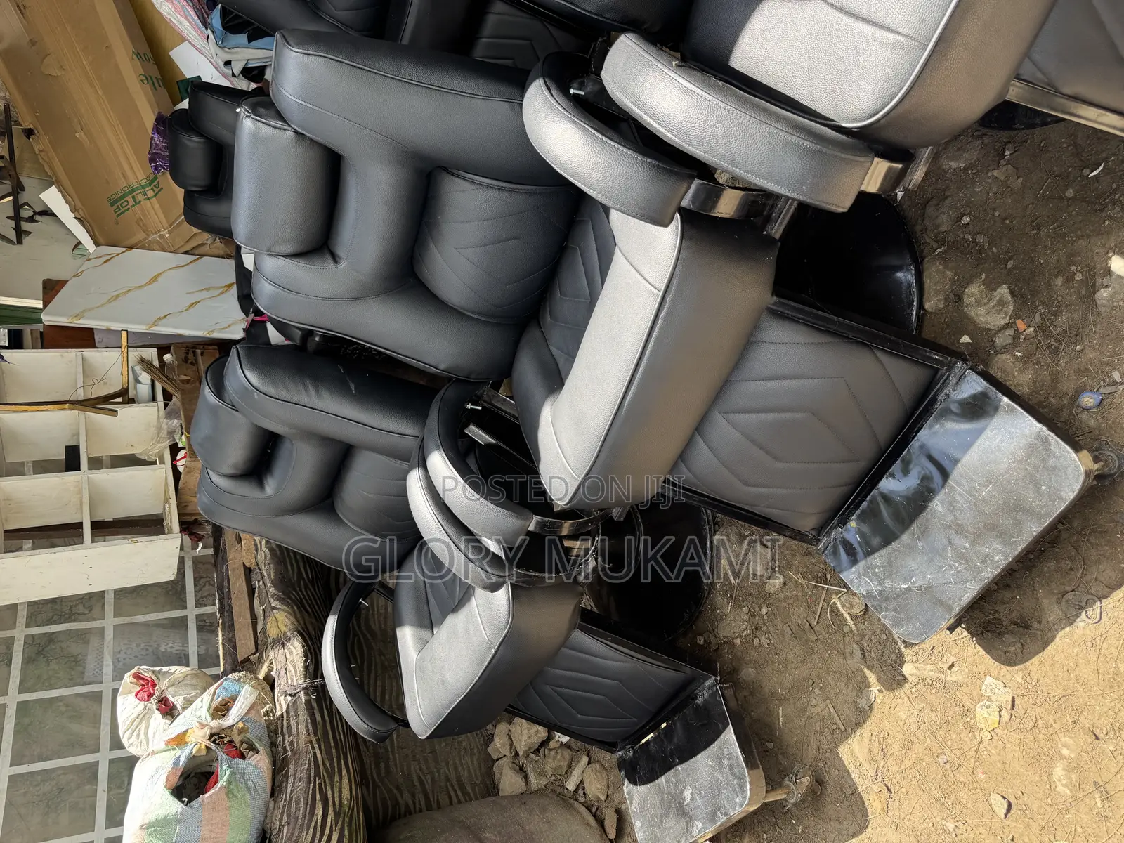 Kinyozi Barber Chair