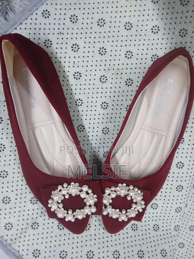 Good Quality Women Foot Wear Comfortable Red With Circle Buc - thumbnail 3