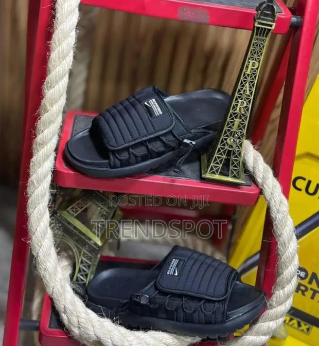 NikesportswearSlides - thumbnail 3