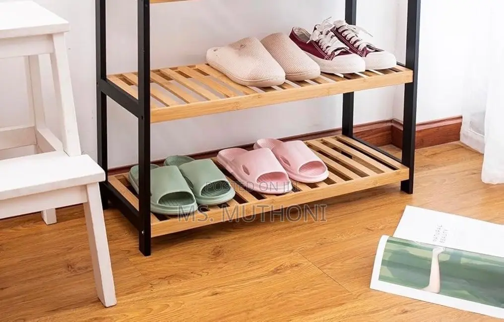Minimalistic Entryway Shoe Rack