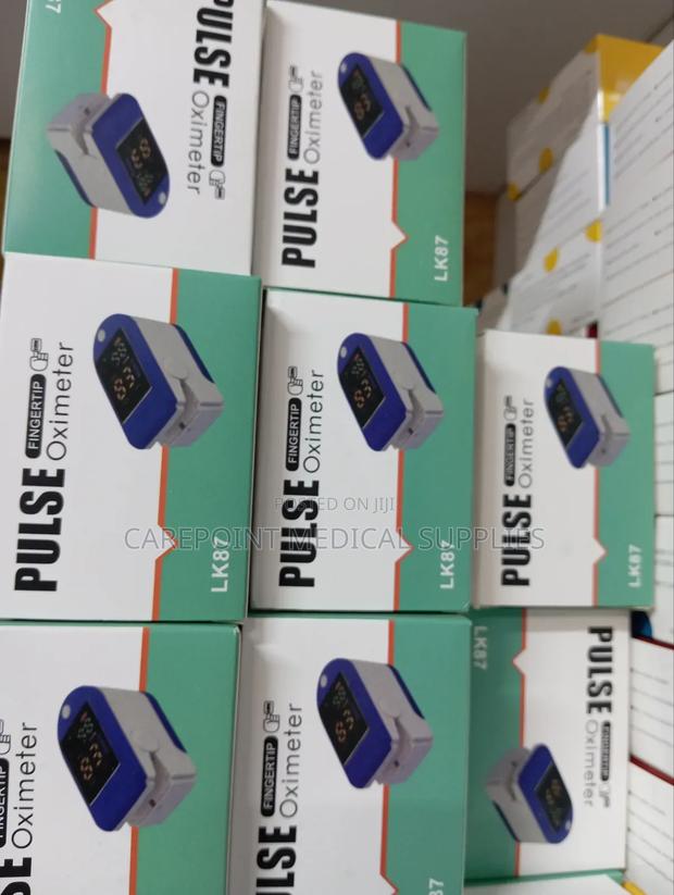 Fingertip Pulse Oximeter - main view