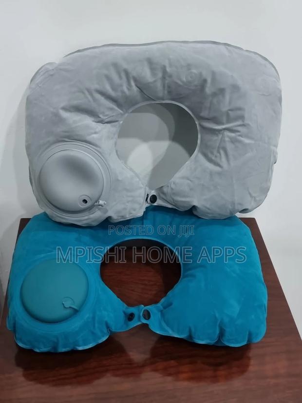 Inflatable Travel Neck Pillow - thumbnail 3