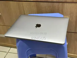 Laptop Apple MacBook Pro 2020 8GB Intel Core I5 SSD 512GB