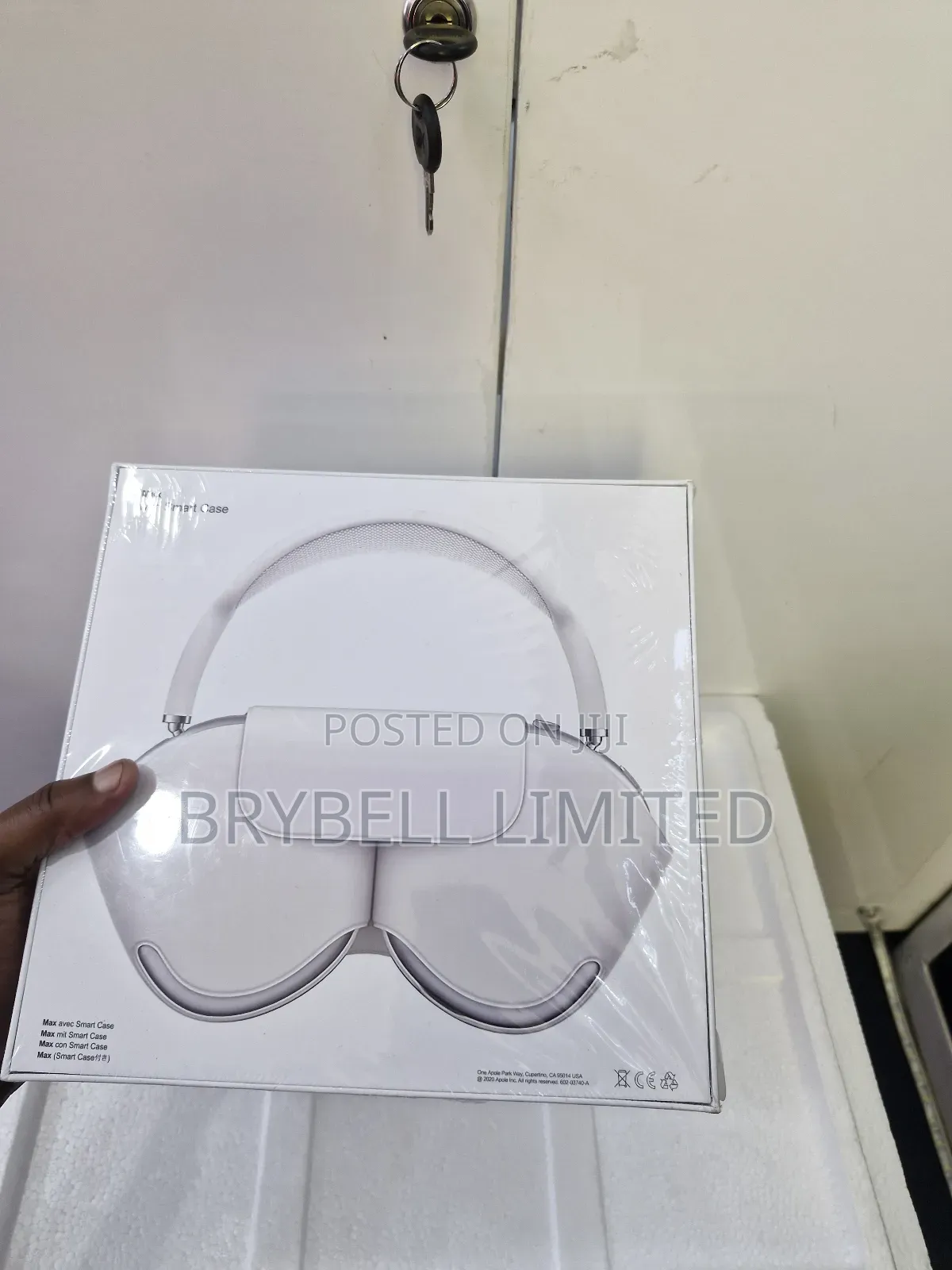 White Brand New iPhone Airpods Max