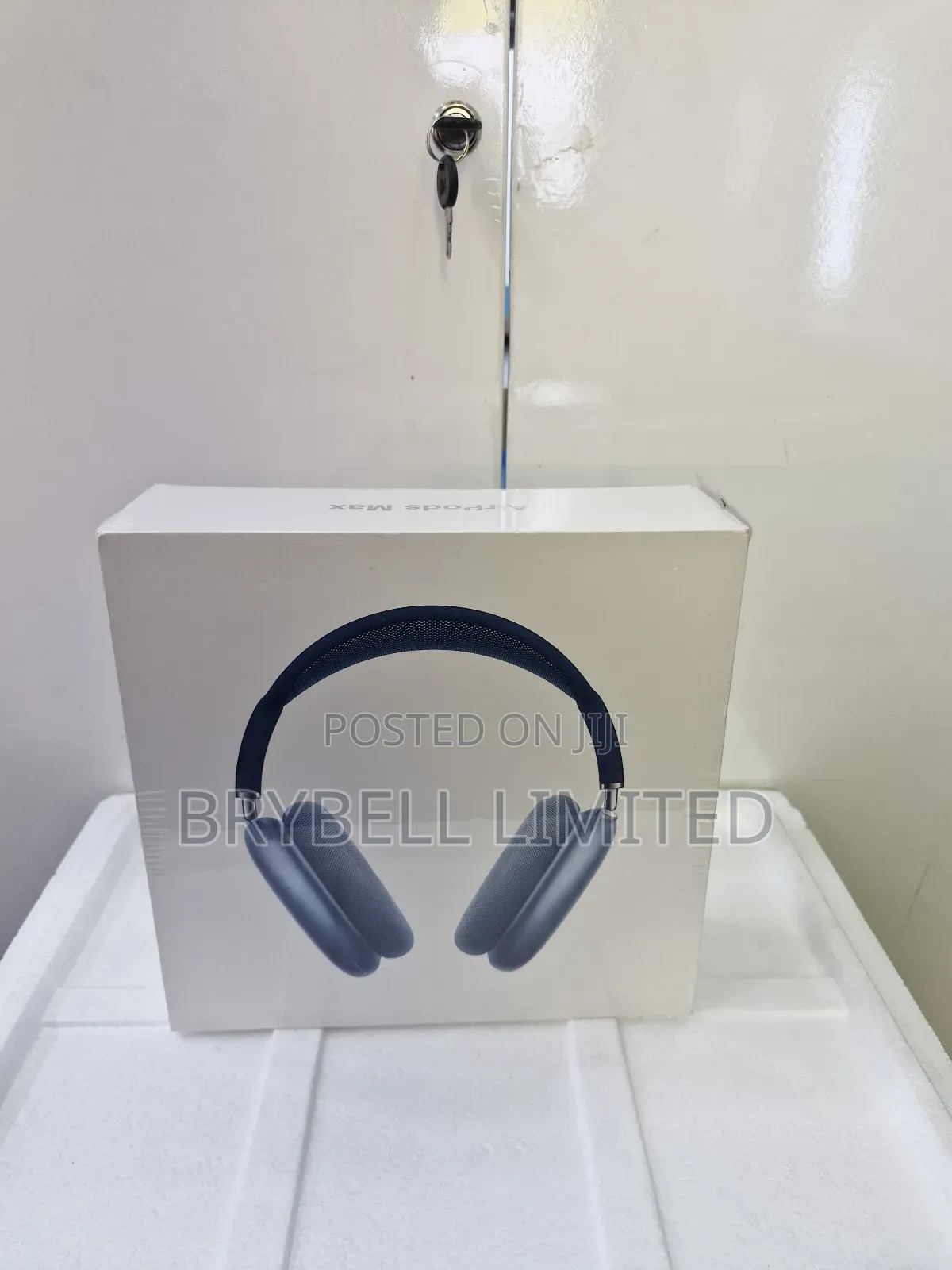 Green Brand New Airpods Max With a Smart Case