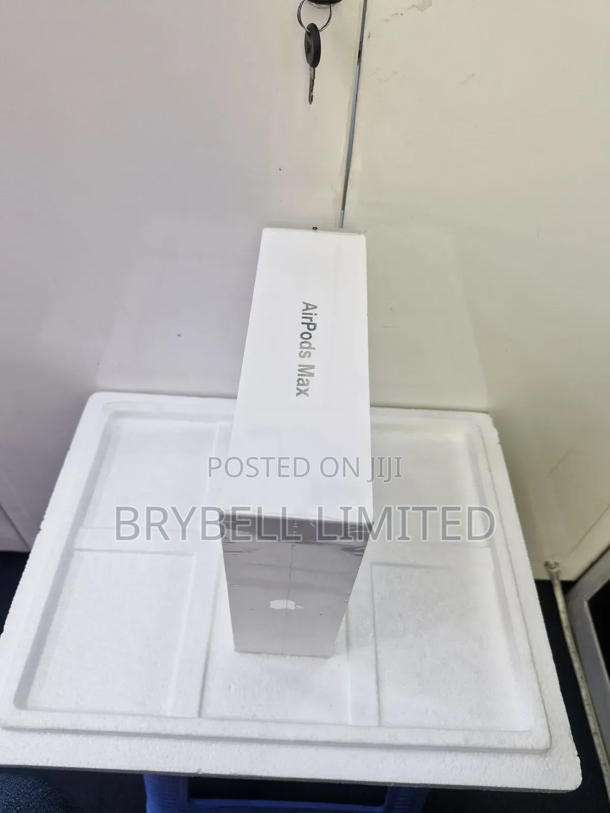 Green Brand New Airpods Max With a Smart Case