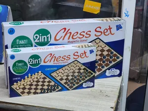 2-in-1 Chess Draughts Set
(Also Known as Checkers)