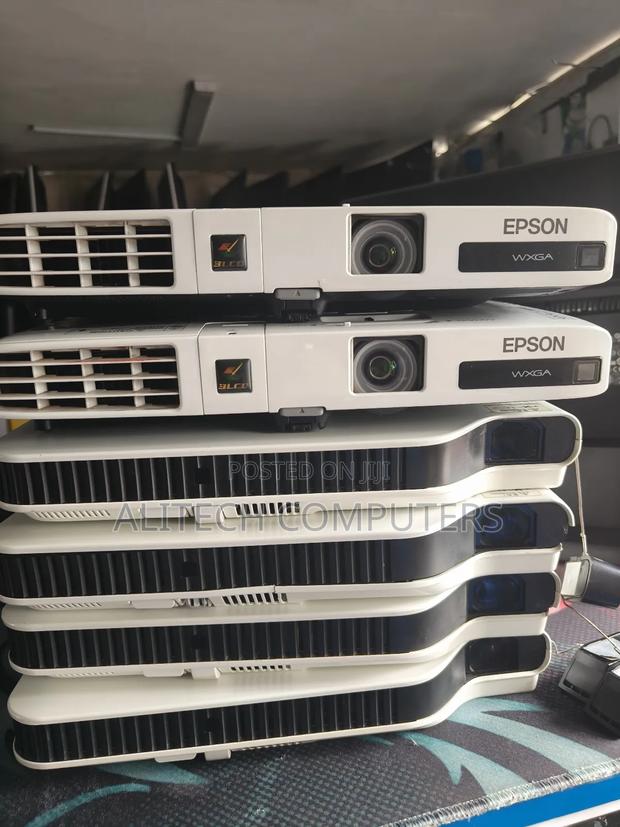 Casio Projector - thumbnail 4