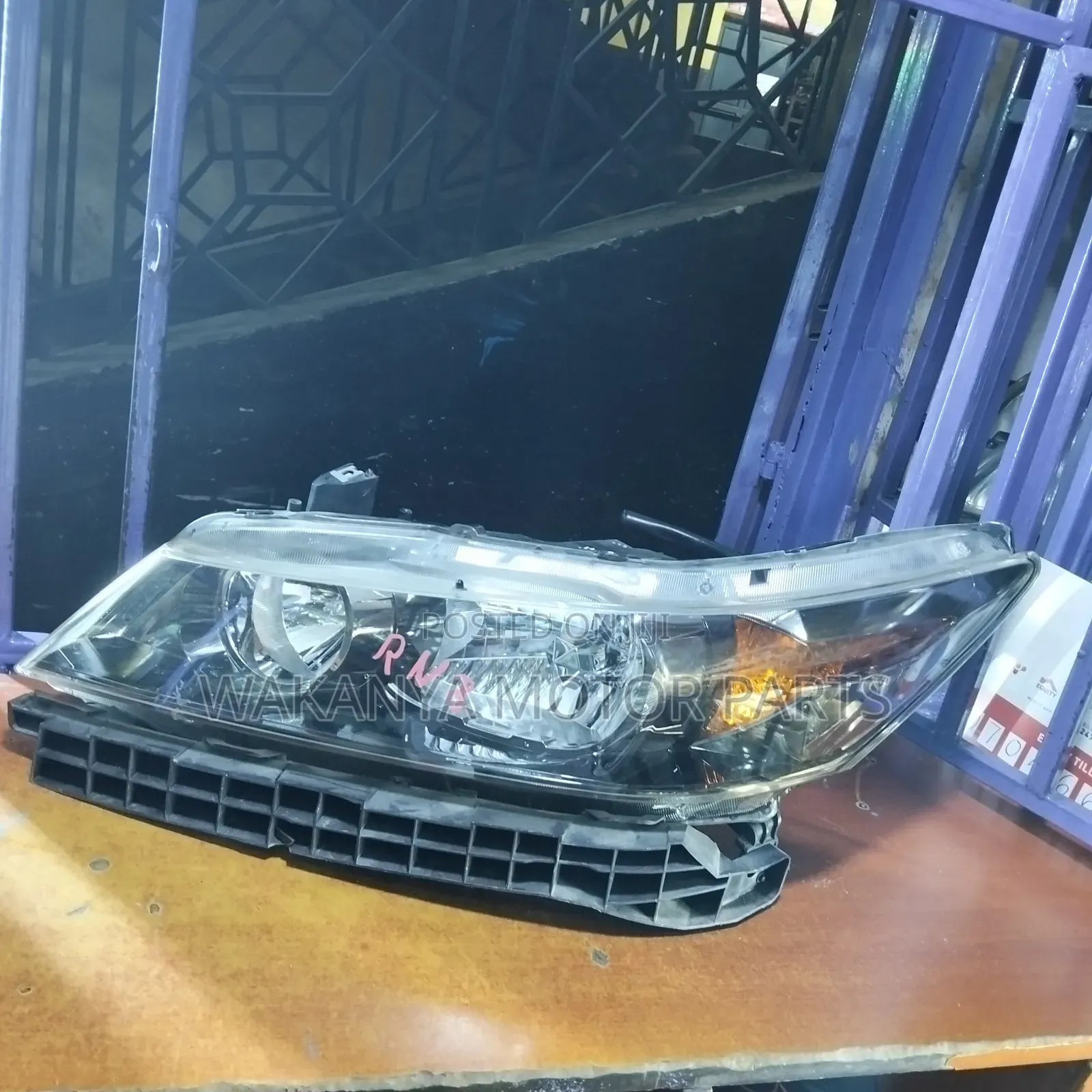 Honda Stream 2008/2010 Xenon Head Lamp With Dark Reflector