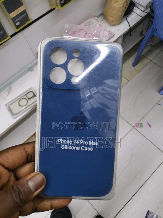 Elago iPhone 14 Pro Max Liquid Silicone Case Soft Microfiber - main view