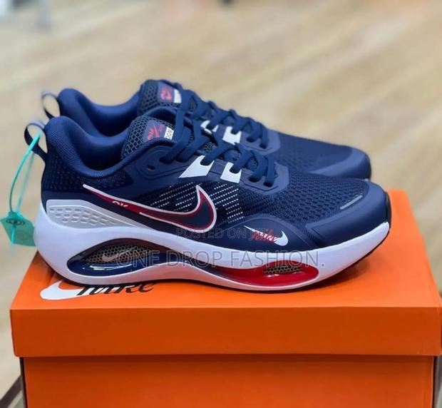 Nike Sneakers Shoes 45 - thumbnail 2