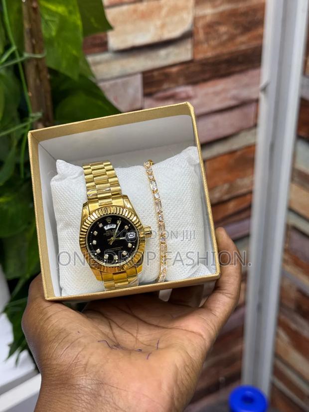 Men Unique New Watch - main view