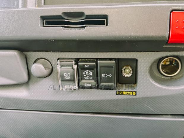 Isuzu Elf Frezeer Body - thumbnail 3