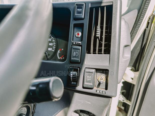 Isuzu Elf Frezeer Body - thumbnail 10